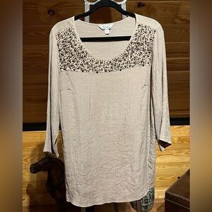 Pearl Embellished Beaded 3/4 Sleeve Tunic Top Scoop Neck Crinkle Texture Flowy